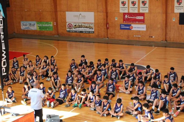 Charla técnica a los campistas
